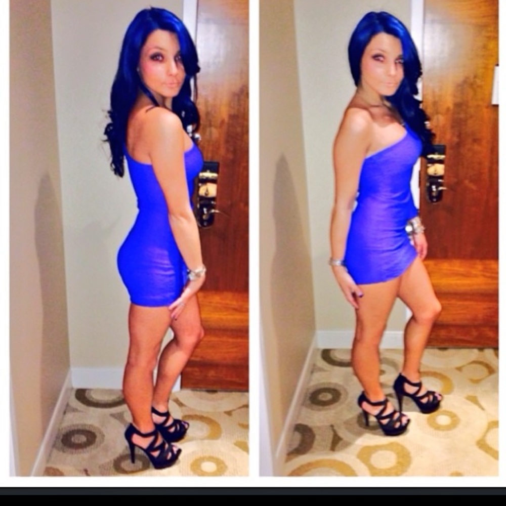 The original Cheryl bodycon dress.